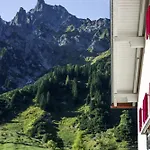 Berghaus Arlberg Mit Sauna Panoramablick Und Naehe Zur Piste Stuben am Arlberg