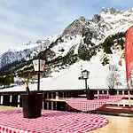 Berghaus Arlberg Mit Sauna Panoramablick Und Naehe Zur Piste Stuben am Arlberg