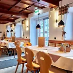 Hotel Berghaus Arlberg Mit Sauna Panoramablick Und Naehe Zur Piste