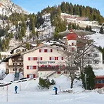 Hotel Berghaus Arlberg Mit Sauna Panoramablick Und Naehe Zur Piste Stuben am Arlberg