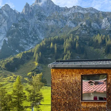 Berghaus Arlberg Mit Sauna Panoramablick Und Naehe Zur Piste Hotel Stuben am Arlberg