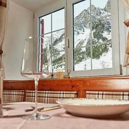 Berghaus Arlberg Mit Sauna Panoramablick Und Naehe Zur Piste Hotel Stuben am Arlberg