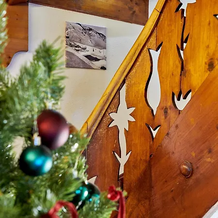 Berghaus Arlberg Mit Sauna Panoramablick Und Naehe Zur Piste Hotel