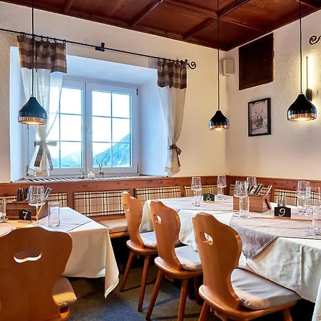 Berghaus Arlberg Mit Sauna Panoramablick Und Naehe Zur Piste