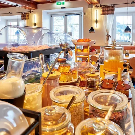 Hotel Berghaus Arlberg Mit Sauna Panoramablick Und Naehe Zur Piste