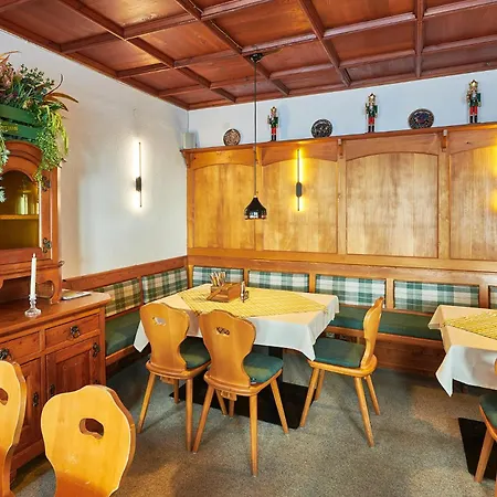 Hotel Berghaus Arlberg Mit Sauna Panoramablick Und Naehe Zur Piste 3*