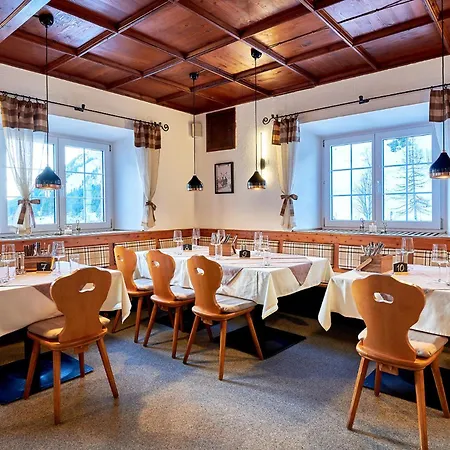 Berghaus Arlberg Mit Sauna Panoramablick Und Naehe Zur Piste 3*