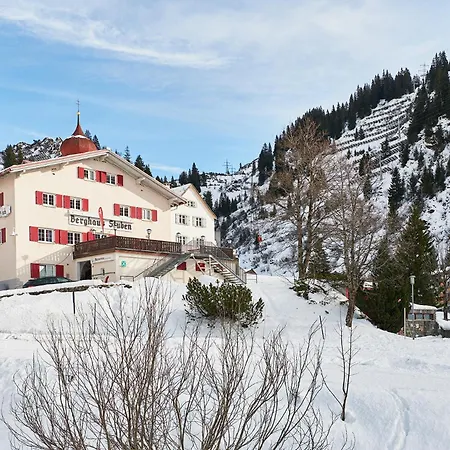 Berghaus Arlberg Mit Sauna Panoramablick Und Naehe Zur Piste Hotel 3*